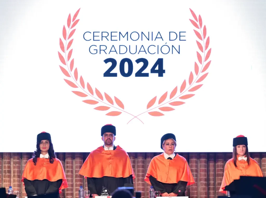 mesa directiva graduación IEP Colombia 2024